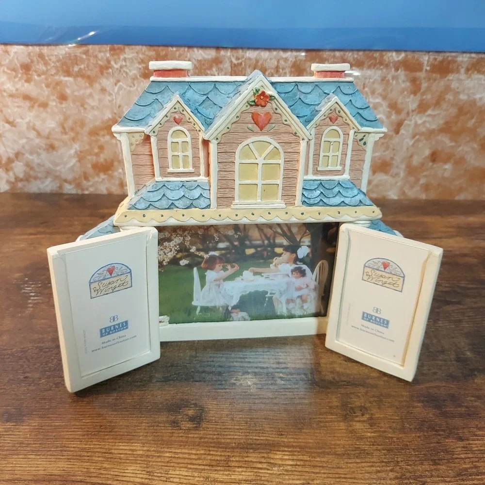 Susan Winget Burnes of Boston 2002 Cottage House 3D Resin Picture Frame 7.5x8in